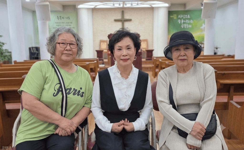 늘푸른교회 예배당에서..